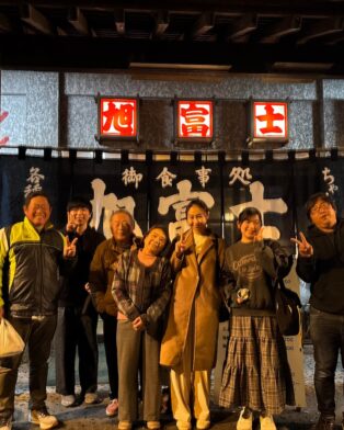 応援してます・・・！